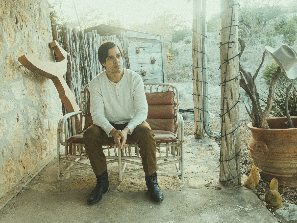 Evan Charles Premieres New Solo&nbsp;Project